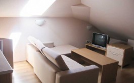 Furnished 1 bed on Adeona